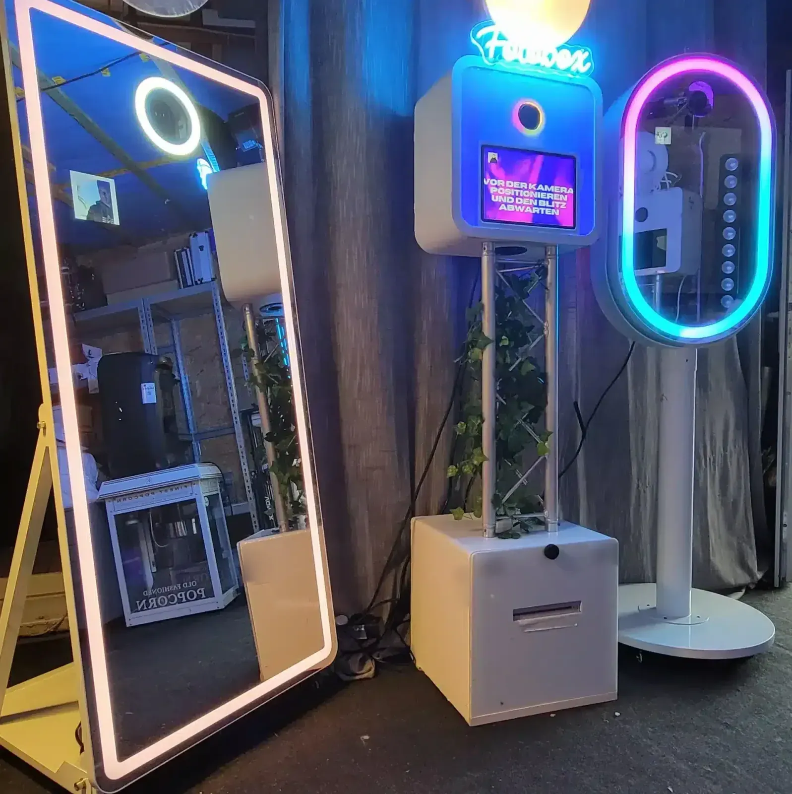 Fotobox und Fotospiegel nebeneinander aufgebaut